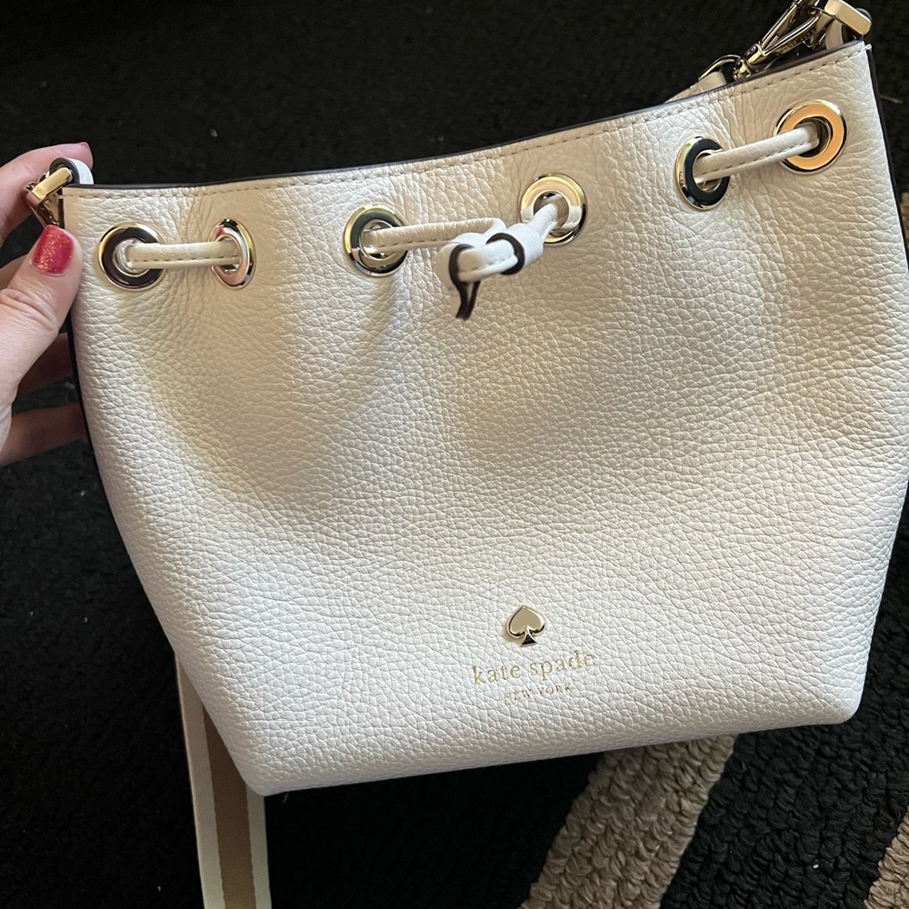 kate spade White Pebbled Leather Drawstring Crossbody Bucket Bag